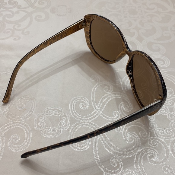 Brown Oval Sunglasses - Picture 2 of 4